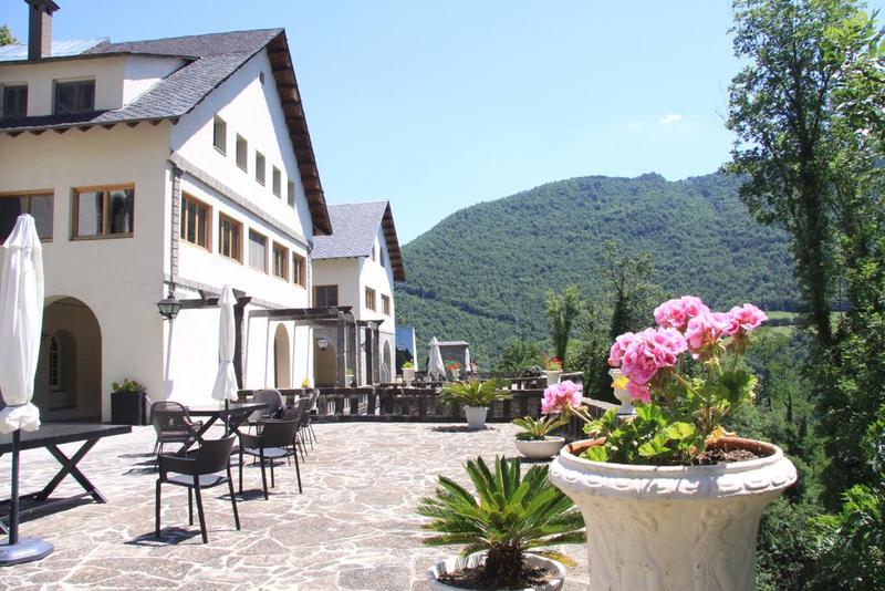 Angelats Hotel - A Signature Boutique Hotel & Restaurant Рибес де Фресер Екстериор снимка
