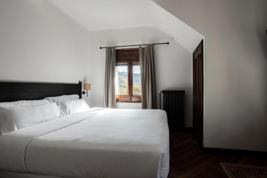 Angelats Hotel - A Signature Boutique Hotel & Restaurant Рибес де Фресер Екстериор снимка