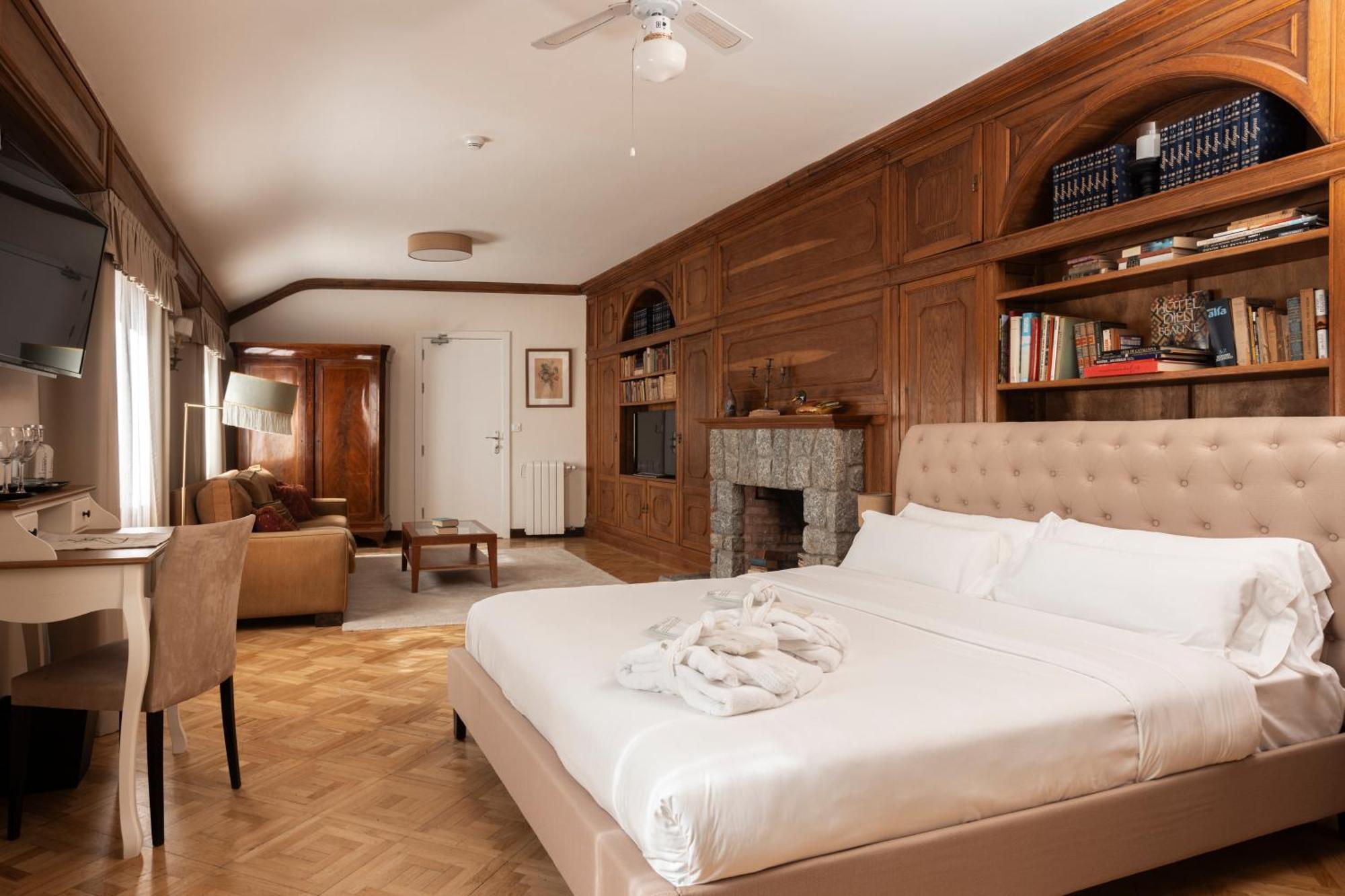 Angelats Hotel - A Signature Boutique Hotel & Restaurant Рибес де Фресер Екстериор снимка