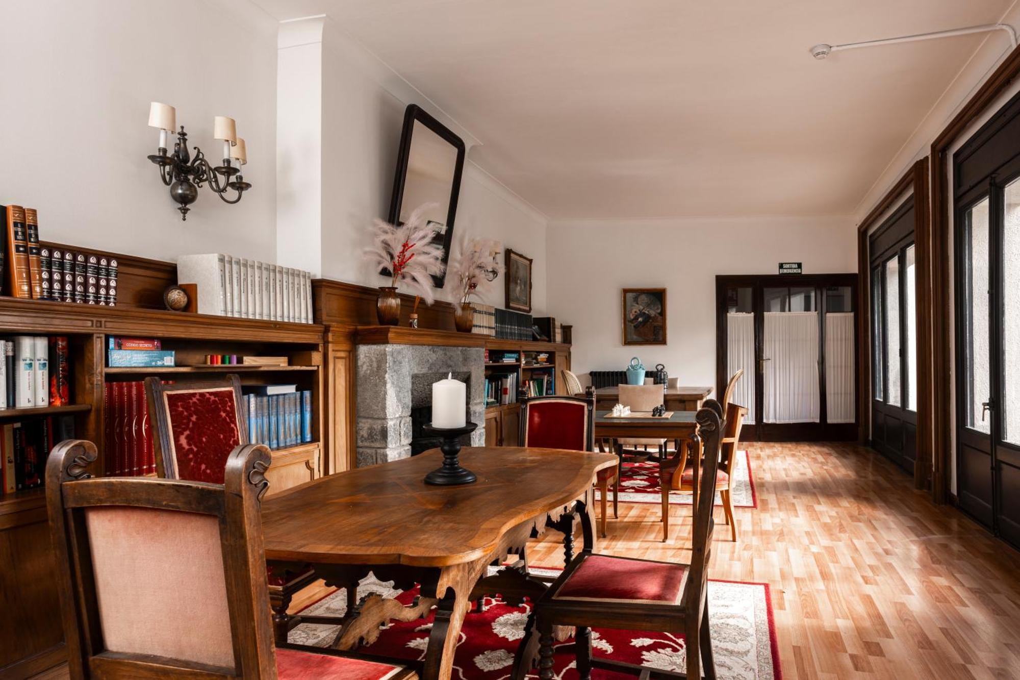 Angelats Hotel - A Signature Boutique Hotel & Restaurant Рибес де Фресер Екстериор снимка