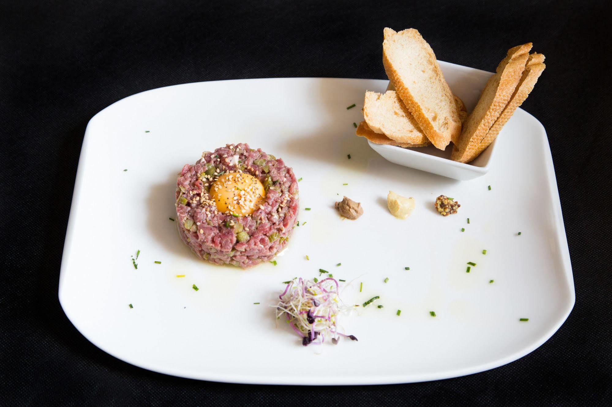 Angelats Hotel - A Signature Boutique Hotel & Restaurant Рибес де Фресер Екстериор снимка